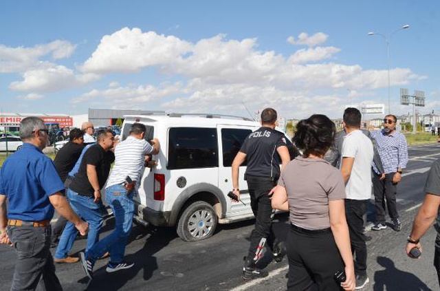 Polisten kaçan uyuşturucu şüphelilerinden akılalmaz savunma: Kaçmadık, hastaneye gidiyorduk Polisten kaçan uyuşturucu şüphelilerinden akılalmaz savunma: Kaçmadık, hastaneye gidiyorduk