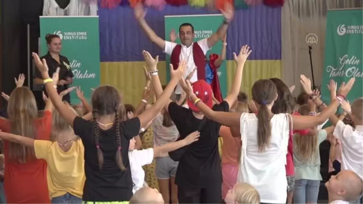 Savaş mağduru Ukraynalı çocuklar hem eğleniyor hem Türkçe öğreniyor
