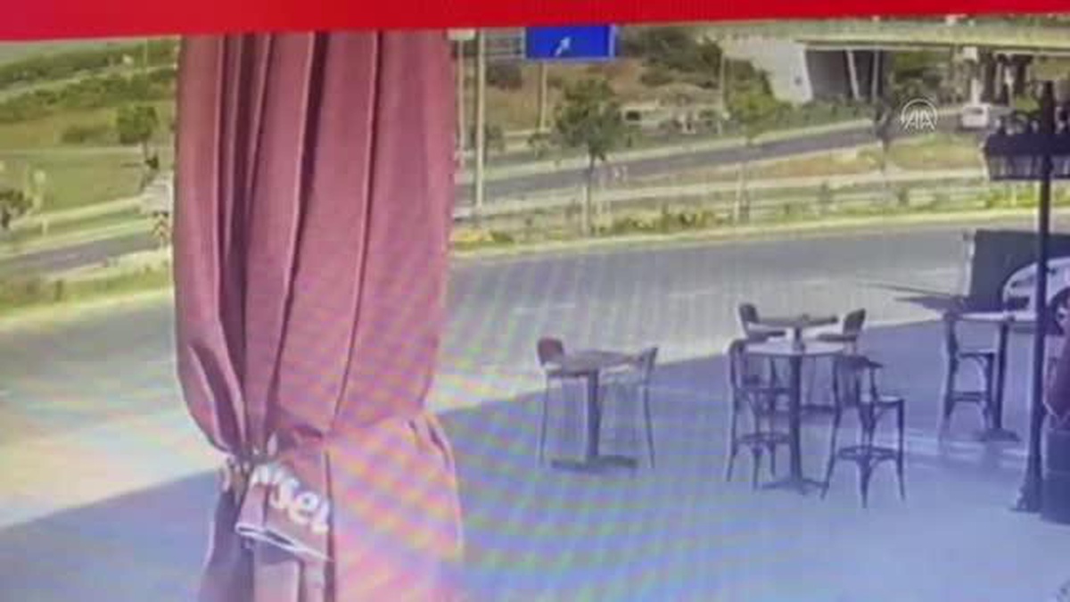 Tekirdağ\'da otobüsle çarpışan otomobilin sürücüsü ağır yaralandı