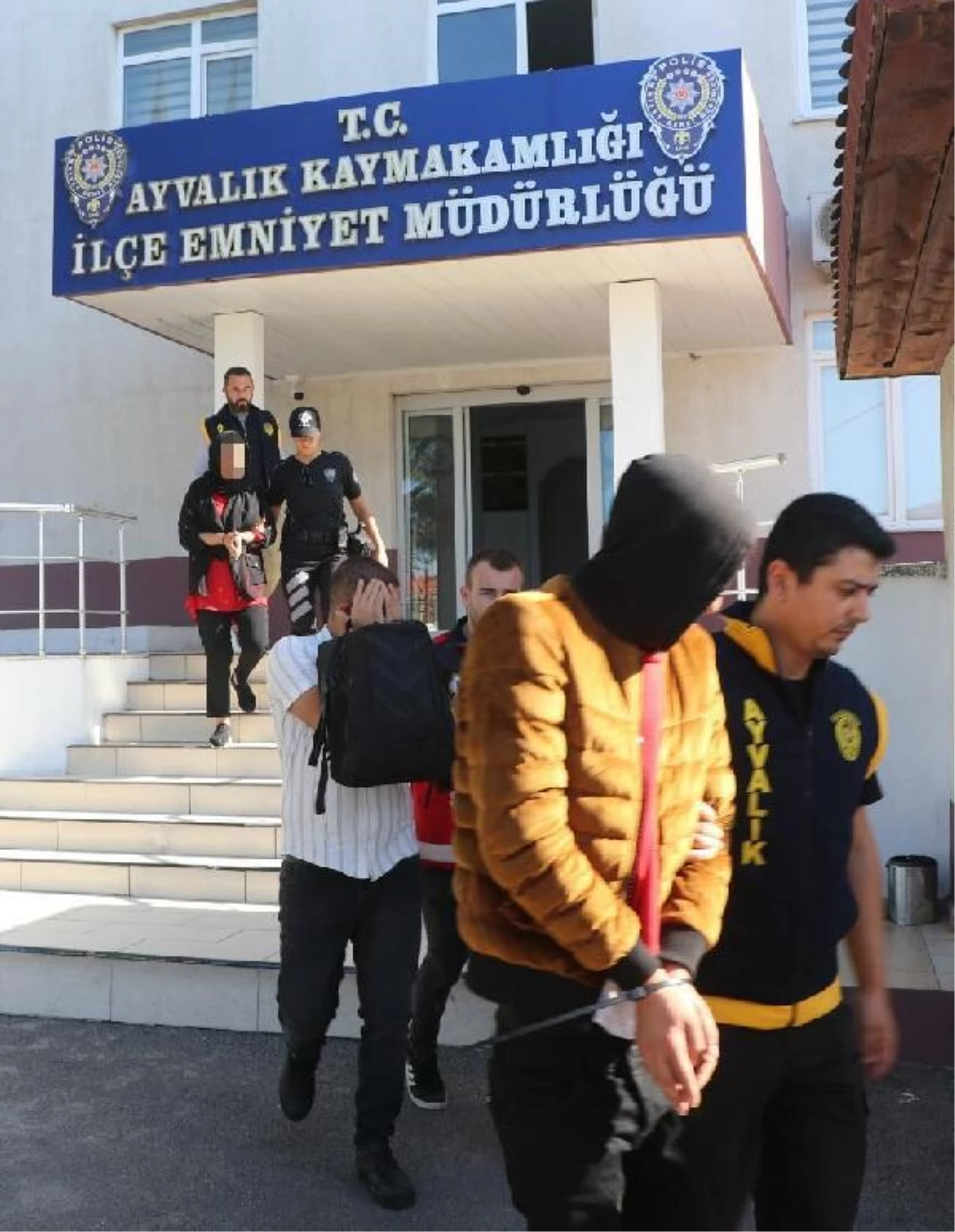 Şanlıurfa gündem haberleri: Ayvalık\'ta Yunan vatandaşını 700 bin TL dolandıran şüpheliler, Şanlıurfa\'da yakalandı