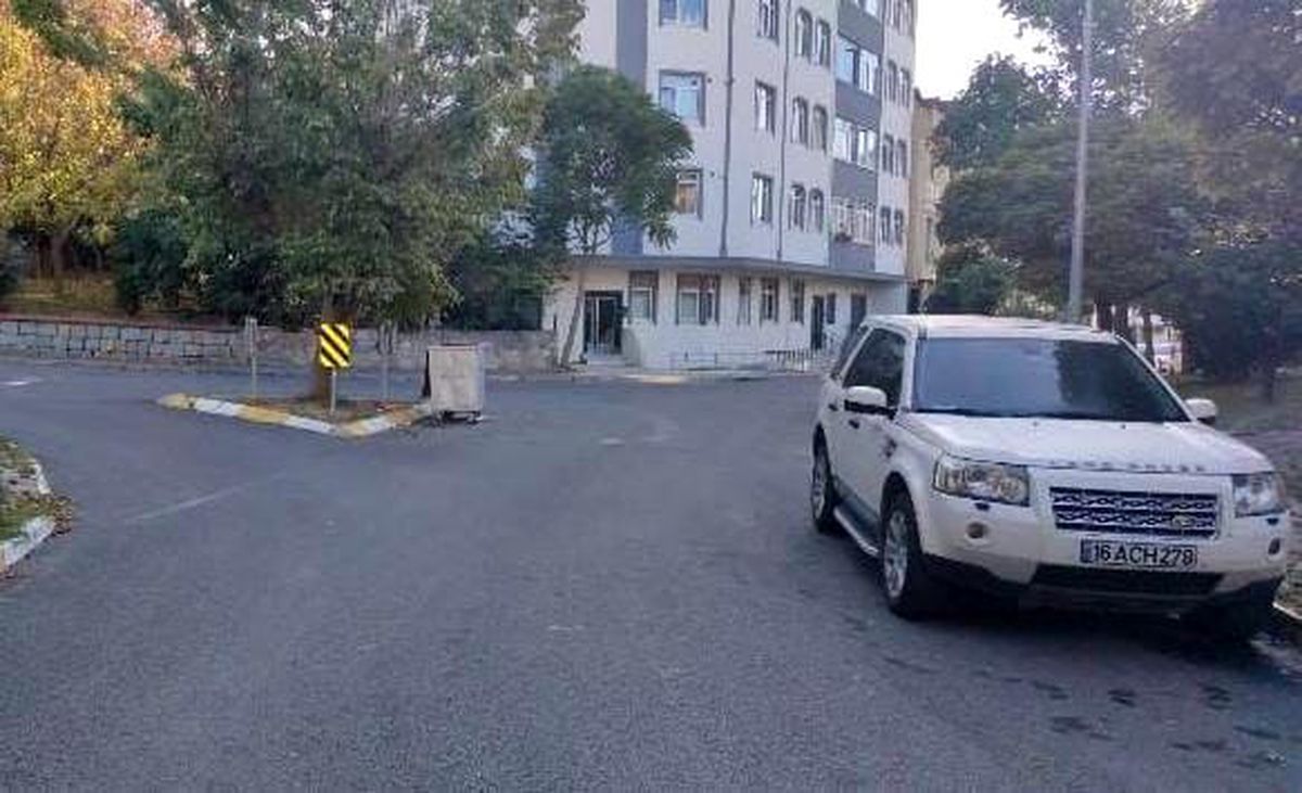 Bursa\'da son model araç çalan 15 yaşındaki çocuk, trafik kazasına karıştı! Kamera görüntüleri incelenen küçük hırsız yakalandı