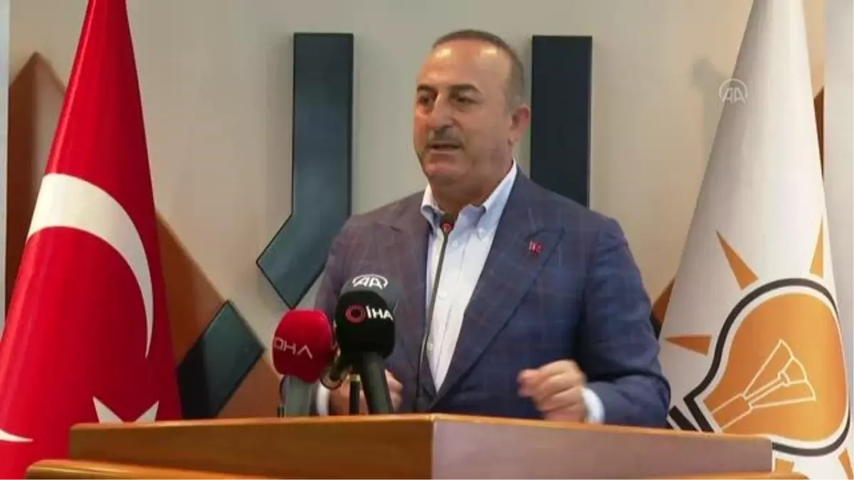 Çavuşoğlu: '(Yunanistan'a) Yumurta taşın üstüne düşse de, taş yumurtanın üstüne düşse de kırılan yumurta olur'