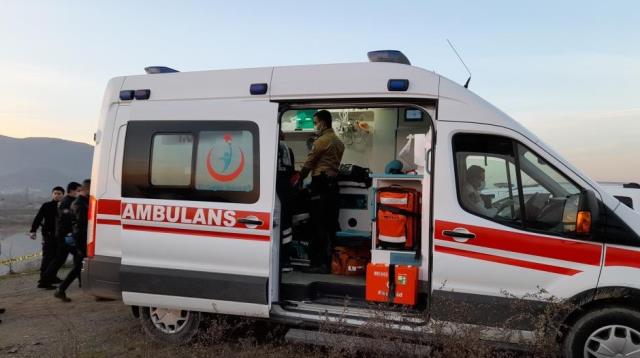 Cesedi elleri ve ayaklarından bağlı bulunan arkadaşının maaşını çekip alışveriş yaptı Cesedi elleri ve ayaklarından bağlı bulunan arkadaşının maaşını çekip alışveriş yaptı