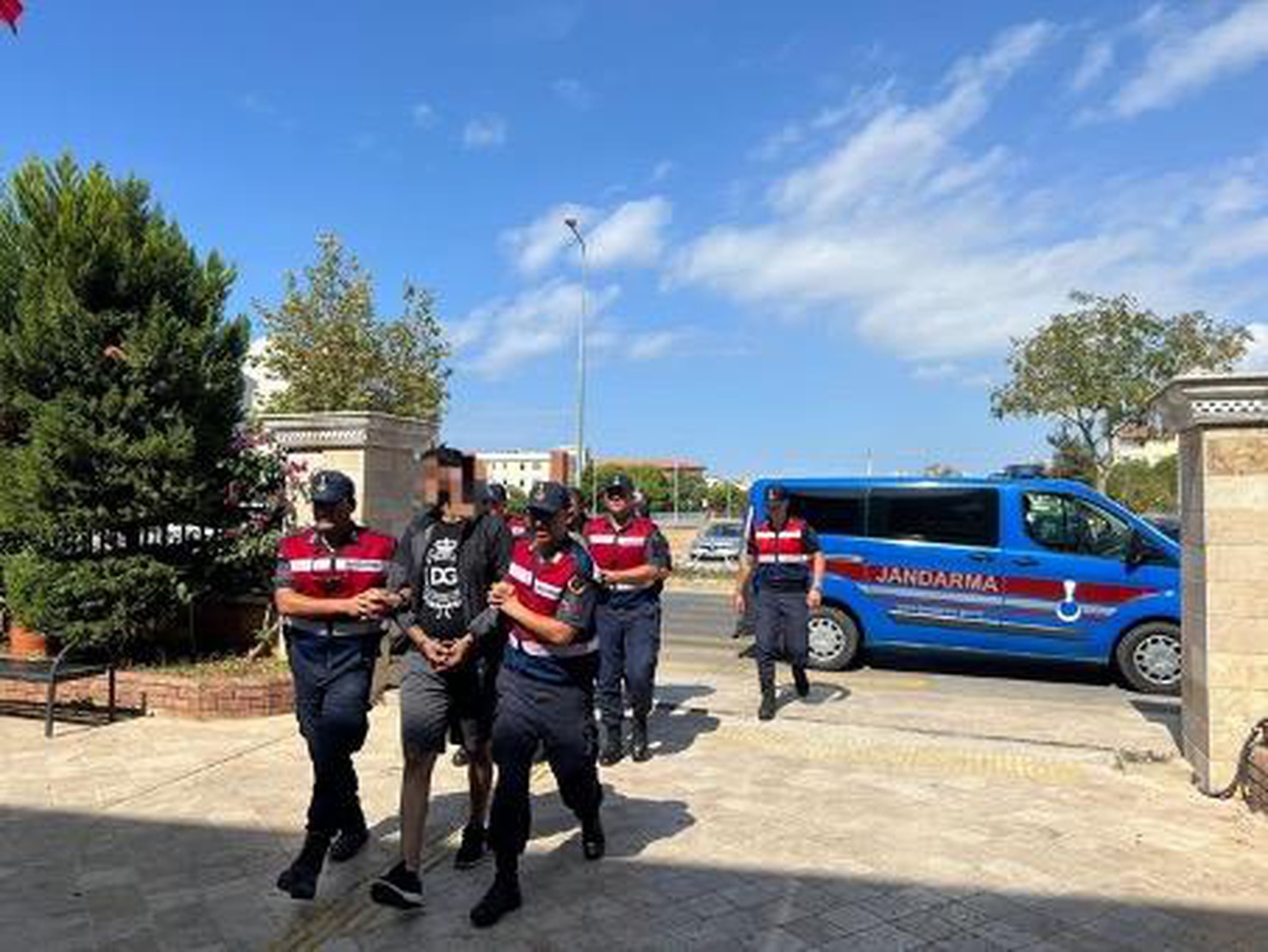 Didim açıklarında 23 düzensiz göçmen yakalandı
