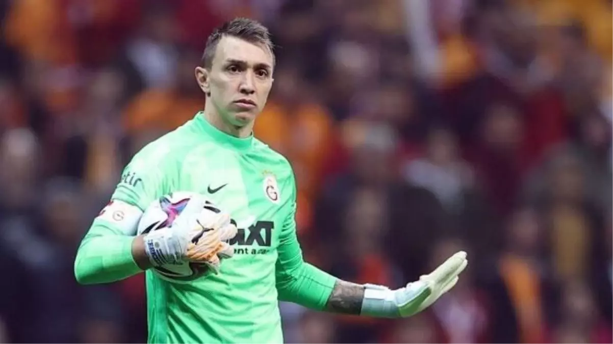 Fernando Muslera, Galatasaray tarihine geçecek! Efsane isimleri tek tek geride bırakıyor