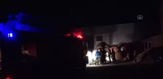 Sivas'ta geri dönüşüm deposunda çıkan yangın söndürüldü