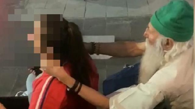 Kendini 'şifacı' olarak tanıttı, 'cinsel istismar'dan tutuklandı Kendini 'şifacı' olarak tanıttı, 'cinsel istismar'dan tutuklandı
