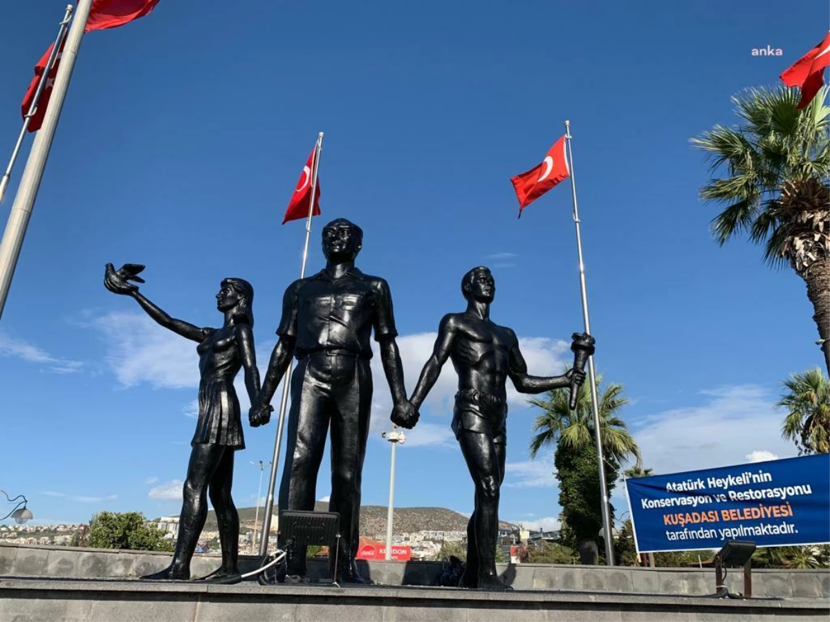 Kuşadası\'nın Önemli Simgelerinden Atatürk Anıtı, Aslına Uygun Olarak Yenilendi