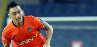 Başakşehir'de yalnızca 21 dakika süre alan Mesut Özil, ameliyat masasına yatıyor!