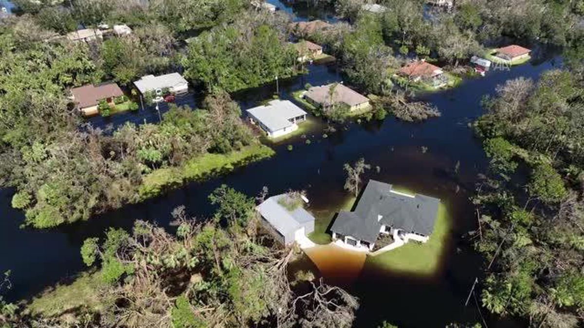 NORTH PORT - ABD'nin Florida eyaletinde Ian Kasırgası nedeniyle mahsur kalan vatandaşlar kurtarılıyor