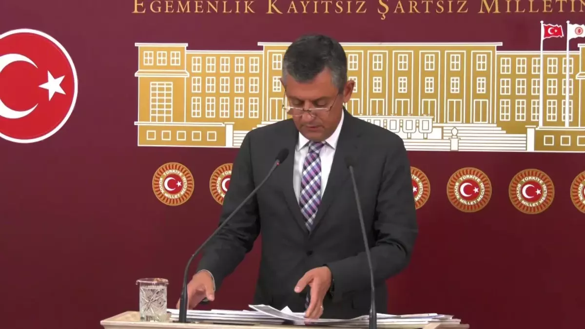 Özgür Özel: "Büyük Bir Kumpasla Karşı Karşıyayız"