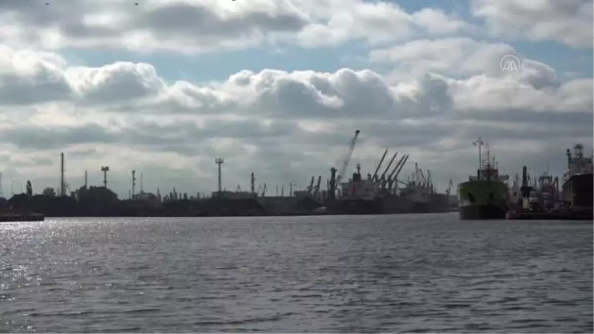 Polonya'ya getirilen kömür, kara ve demir yolu ile Avrupa'ya dağıtılıyor