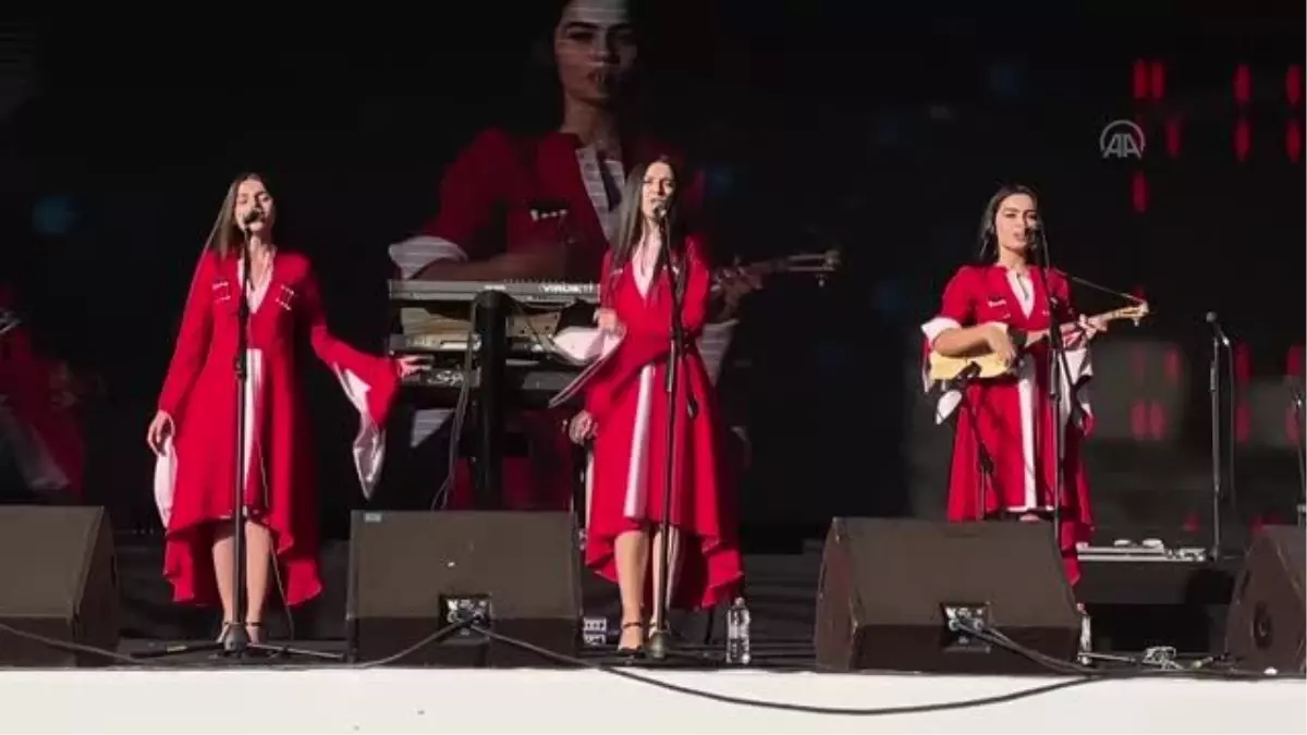 4. Dünya Göçebe Oyunları\'nda Gürcü müzik grup Trio Mandili konser verdi