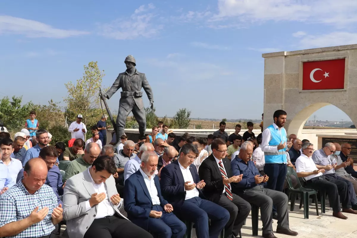 Edirne Asker Hastanesi Şehitliği\'nde anma töreni düzenlendi