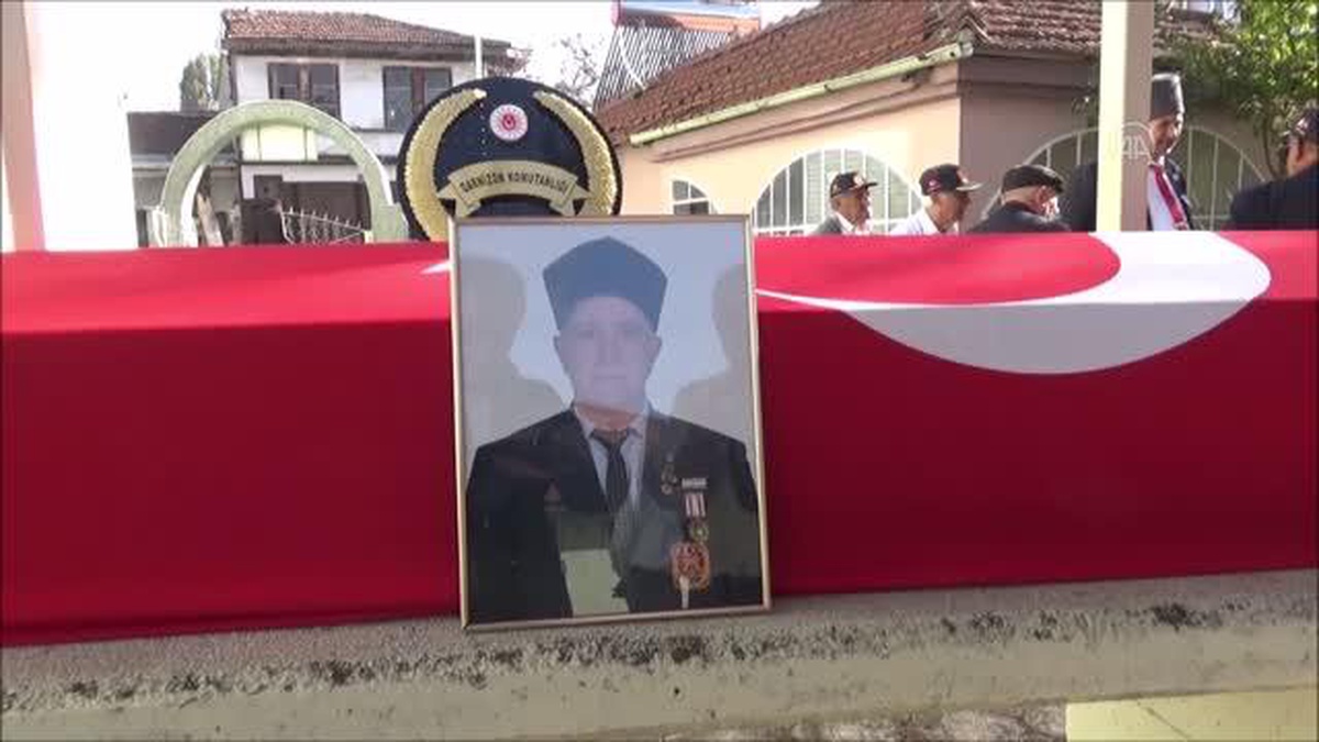 Bilecik\'te hayatını kaybeden Kıbrıs gazisi son yolculuğuna uğurlandı