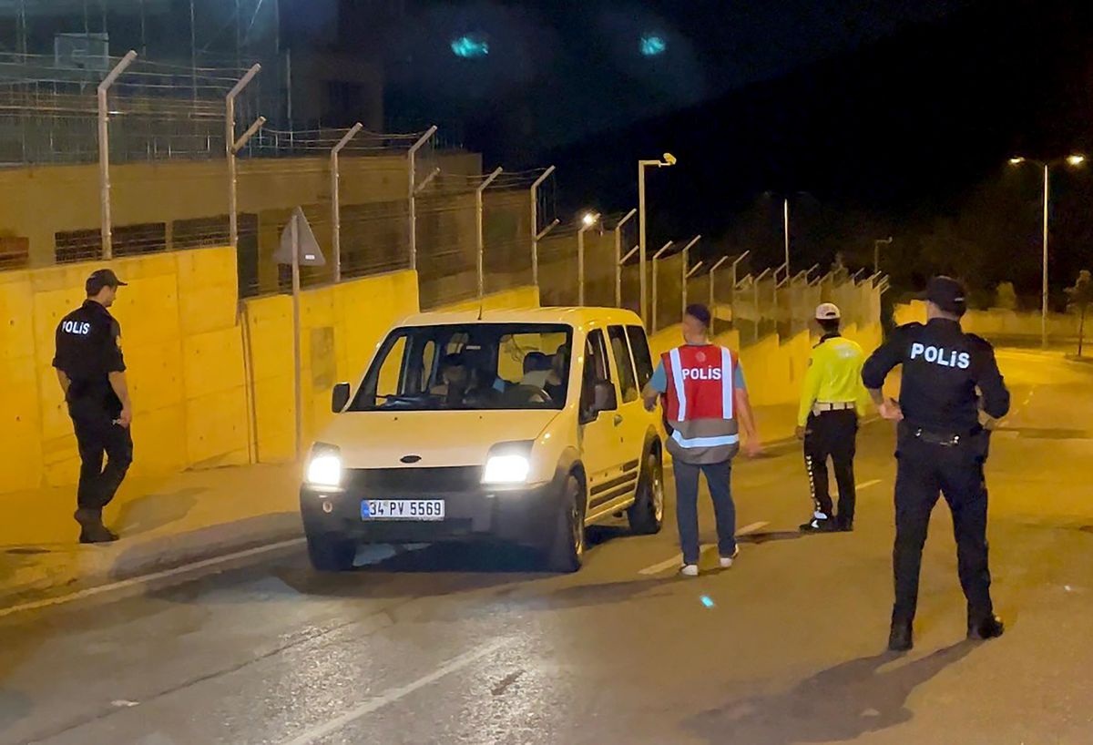 İstanbul'da polisten 'Huzurlu Sokak Uygulaması'
