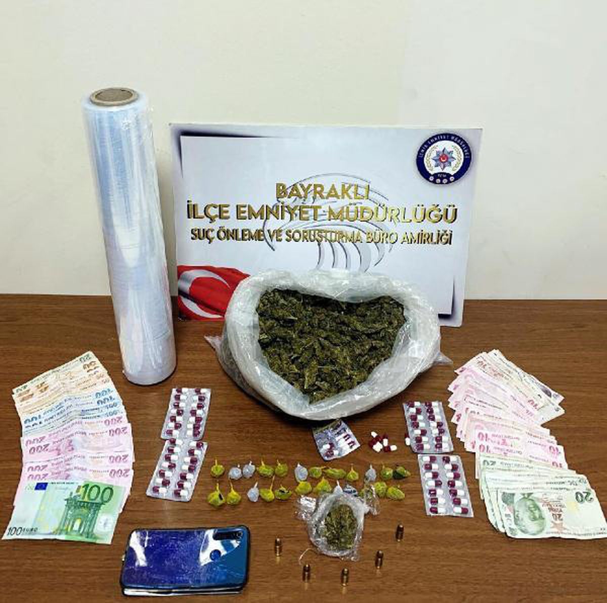Son dakika haber | İzmir\'deki uyuşturucu operasyonunda 2 tutuklama
