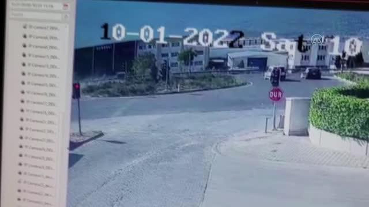 İzmir\'de otomobille çarpışan ATV\'nin sürücüsü yaşamını yitirdi