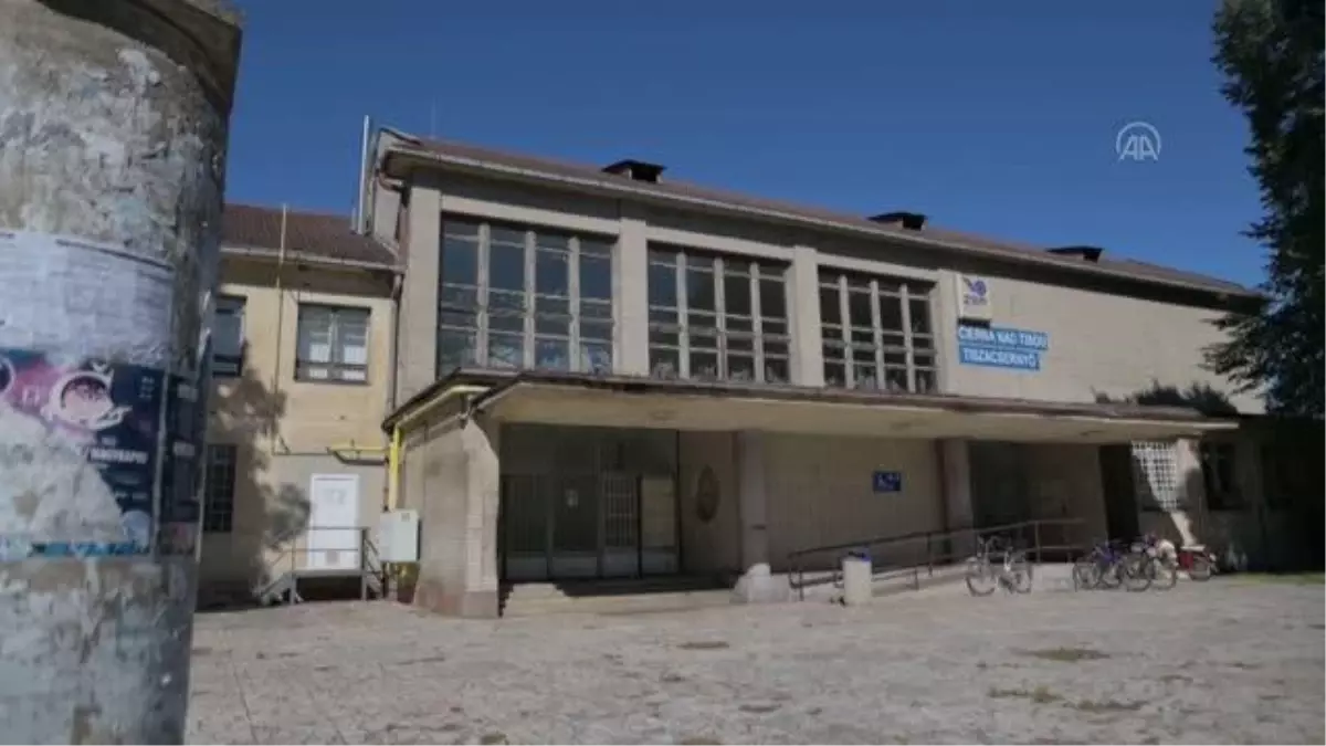 Slovakya'nın Cierna nad Tisou kentindeki tren istasyonundan Sovyet dönemi izleri siliniyor