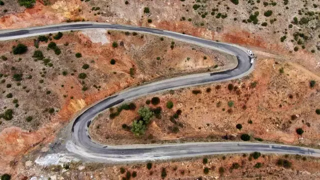 'Z yokuşu' yüzünden canından bezen köylüden seçim kararı: Yol düzeltilmezse oy kullanmayacağız