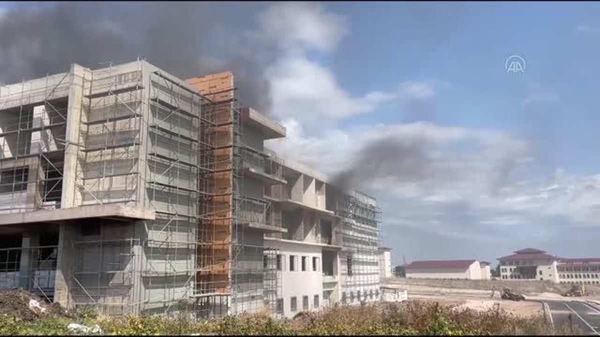 Bandırma Onyedi Eylül Üniversitesi inşaatında çıkan yangın söndürüldü