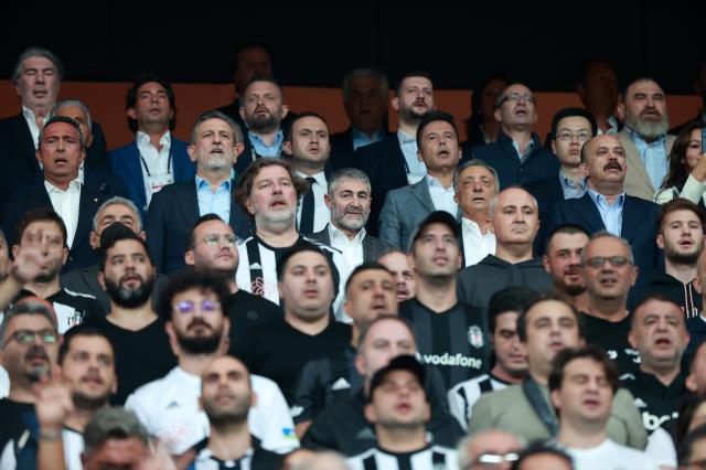 Beşiktaş-Fenerbahçe derbisinde Mansur Yavaş sürprizi! Adı Cumhurbaşkanı adaylığı için geçiyordu, taraftar büyük ilgi gösterdi Beşiktaş-Fenerbahçe derbisinde Mansur Yavaş sürprizi! Adı Cumhurbaşkanı adaylığı için geçiyordu, taraftar büyük ilgi gösterdi