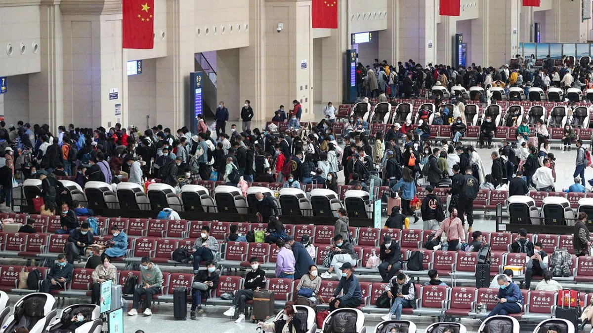 Çin\'de Ulusal Gün Tatili Başladı, Yolcu Yoğunluğu Arttı