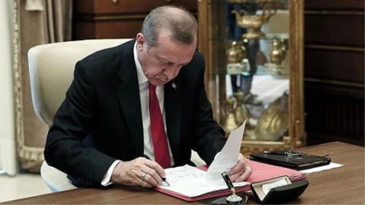 Atama ve görevden alma kararları Cumhurbaşkanı Erdoğan\'ın imzasıyla Resmi Gazete\'de yayımlandı