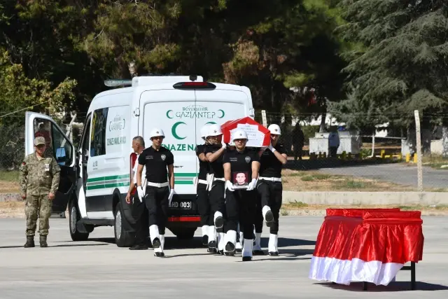 Fırat Kalkanı Harekatı bölgesinde 1 polis şehit oldu