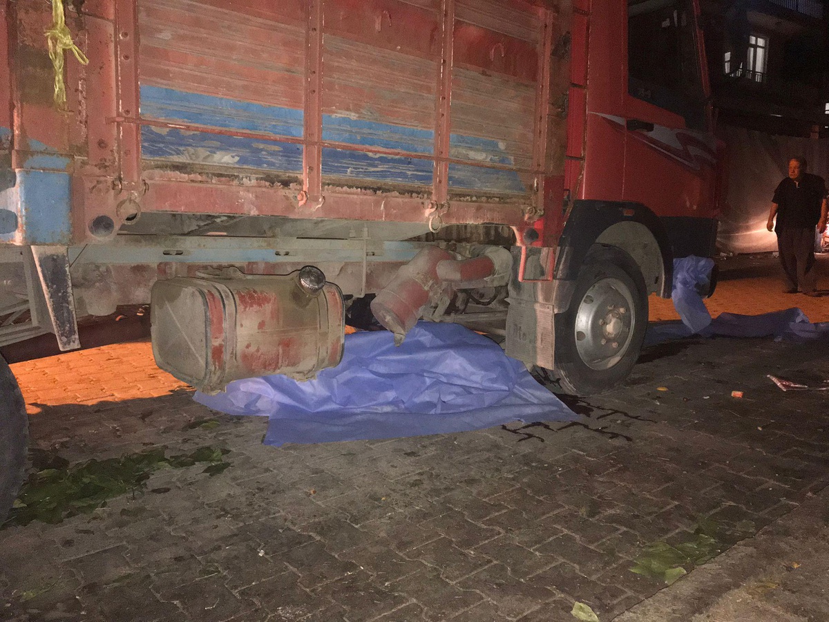 Isparta\'da kamyonun altında kalan kişi öldü