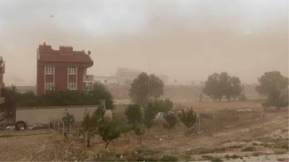 Konya\'da kum fırtınası hayatı olumsuz etkiledi