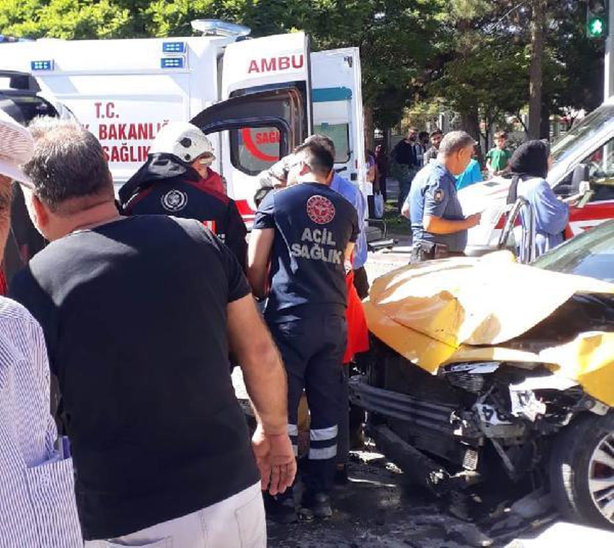 Son dakika haber... Malatya\'da 2 araç çarpıştı: 6 yaralı