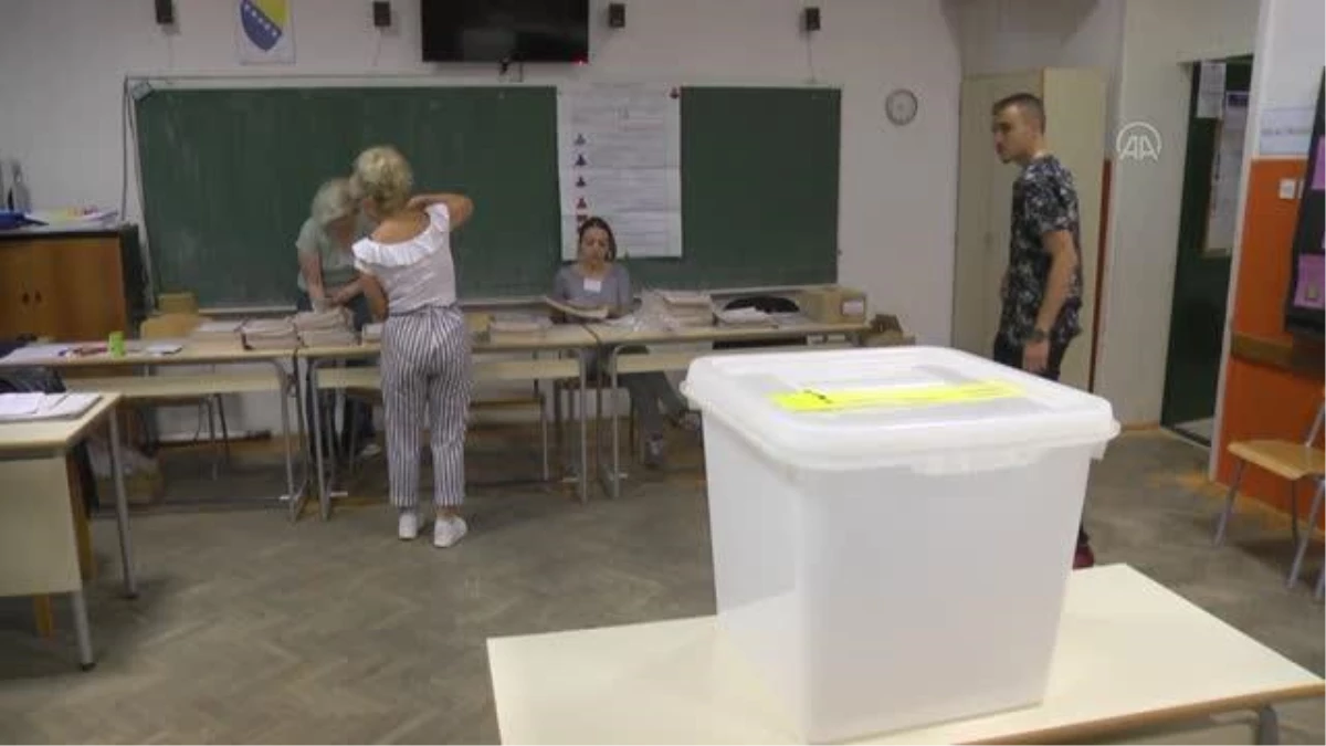 Bosna Hersek\'te, genel seçimde oy kullanma işlemi başladı