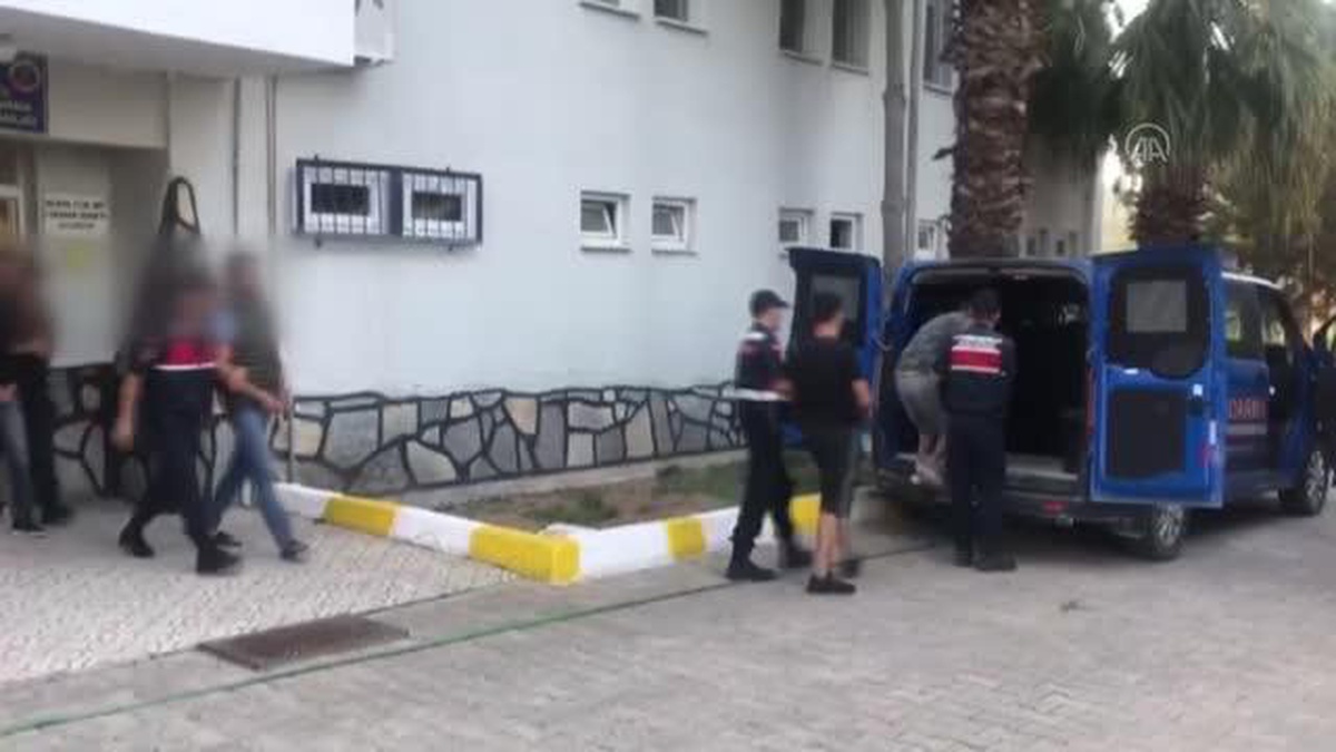 İzmir\'de 84 düzensiz göçmen yakalandı