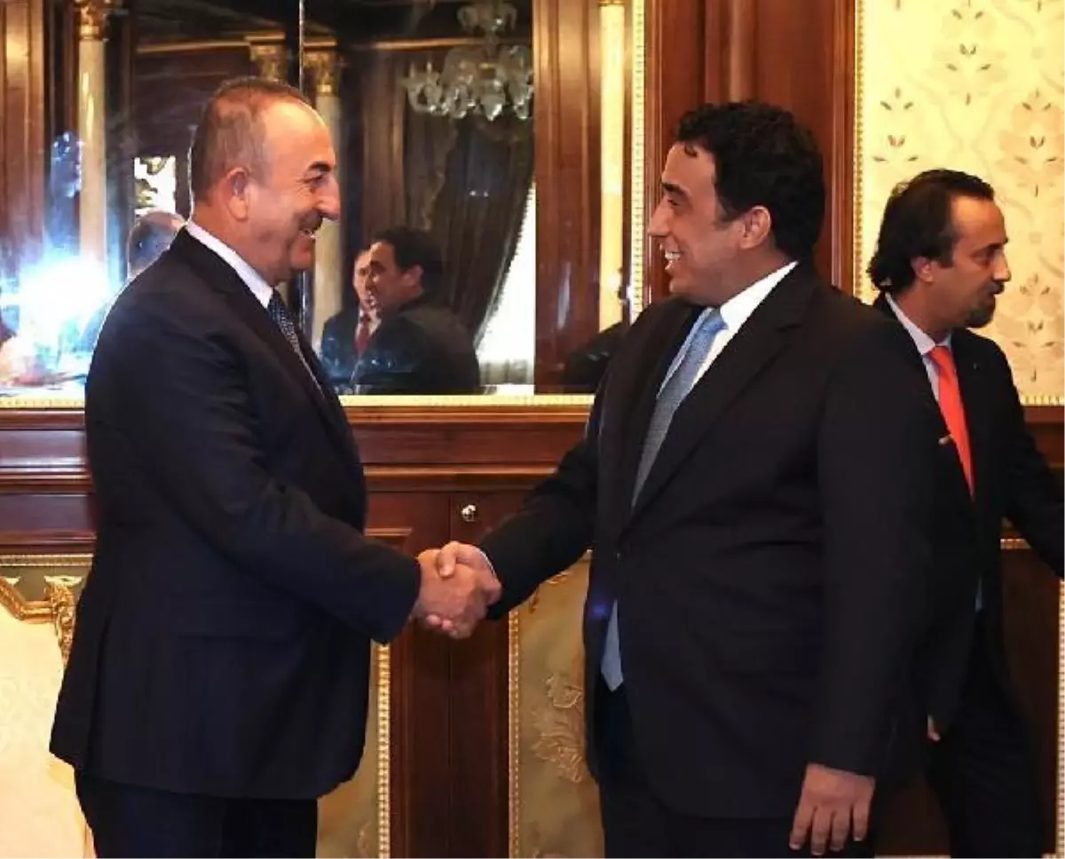 Bakan Çavuşoğlu, Libya Başkanlık Konseyi Başkanı el-Menfi ile görüştü