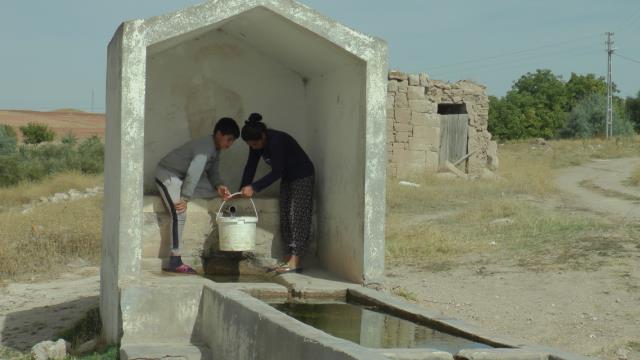 Bir aydır suların akmadığı köyün muhtarından skandal sözler: Gidin çeşmede yıkanın