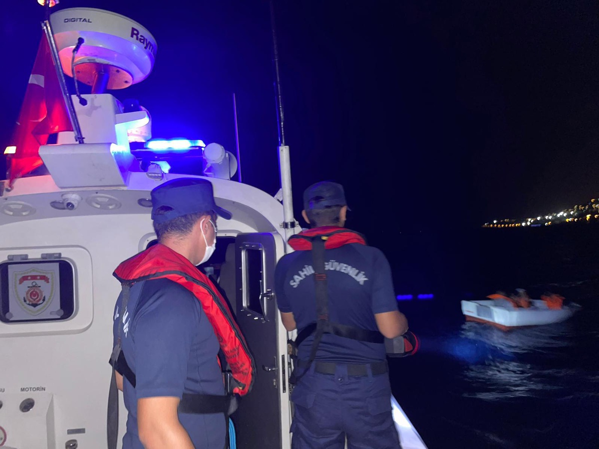 Muğla açıklarında 87 düzensiz göçmen kurtarıldı