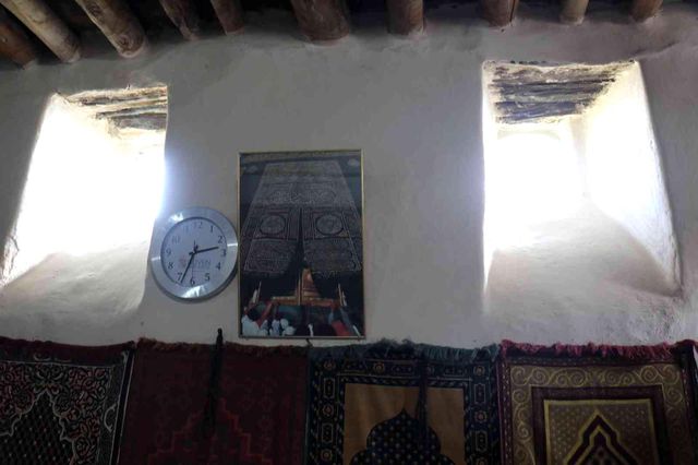 Duvar kalınlığı tamı tamına 1 metre! Bu evin pencerelerini gören bir daha bakıyor Duvar kalınlığı tamı tamına 1 metre! Bu evin pencerelerini gören bir daha bakıyor