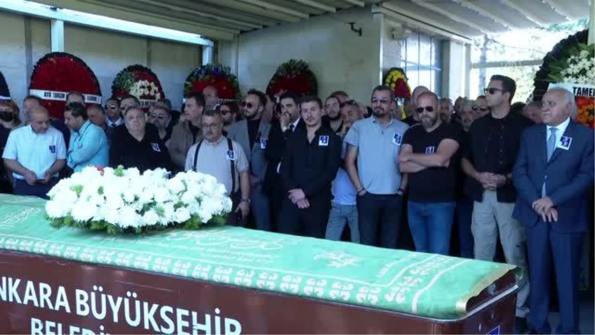 CHP Genel Başkanı Kılıçdaroğlu, müzisyen Onur Şener\'in cenaze törenine katıldı (1)
