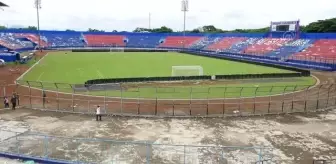 Endonezya'da yaşanan izdihamda hayatını kaybedenler anıldı