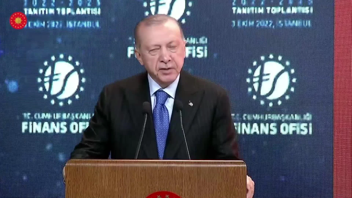 Cumhurbaşkanı Erdoğan: "Son 8-9 yıldır Türkiye\'yi yönetilebilir olmaktan çıkarmak için kumpastan darbeye her yolu denediler"