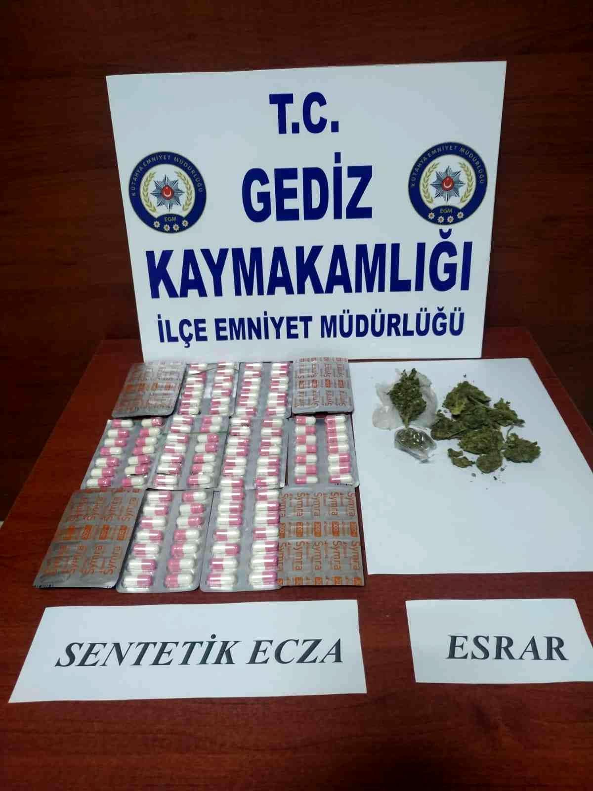 Kütahya haber... Gediz\'de bir kişinin üzerinde uyuşturucu ele geçirildi