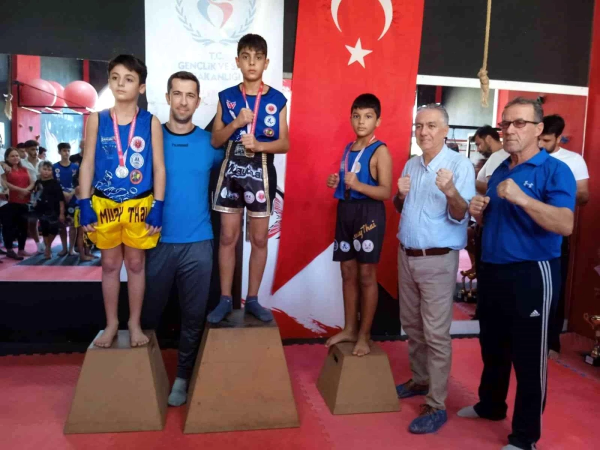 Muay Thai Turnuvası\'nda Germencik Belediyespor Kulübü\'nden 3 Sporcuya Madalya