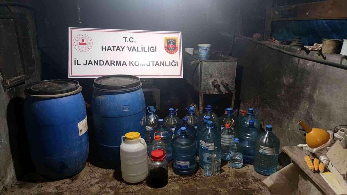 Hatay haberi! Hatay\'da 3 ton 670 kilogram kaçak içki ele geçirildi
