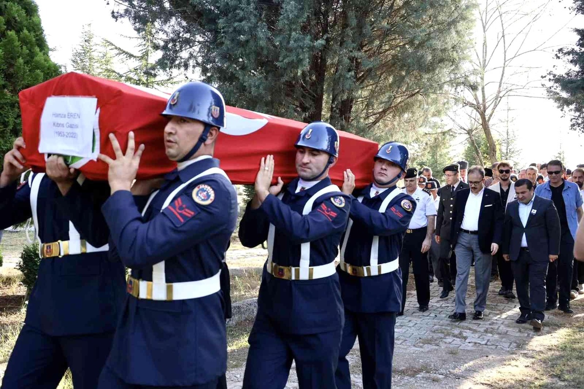 Kıbrıs Gazisi Eren, son yolculuğuna uğurlandı