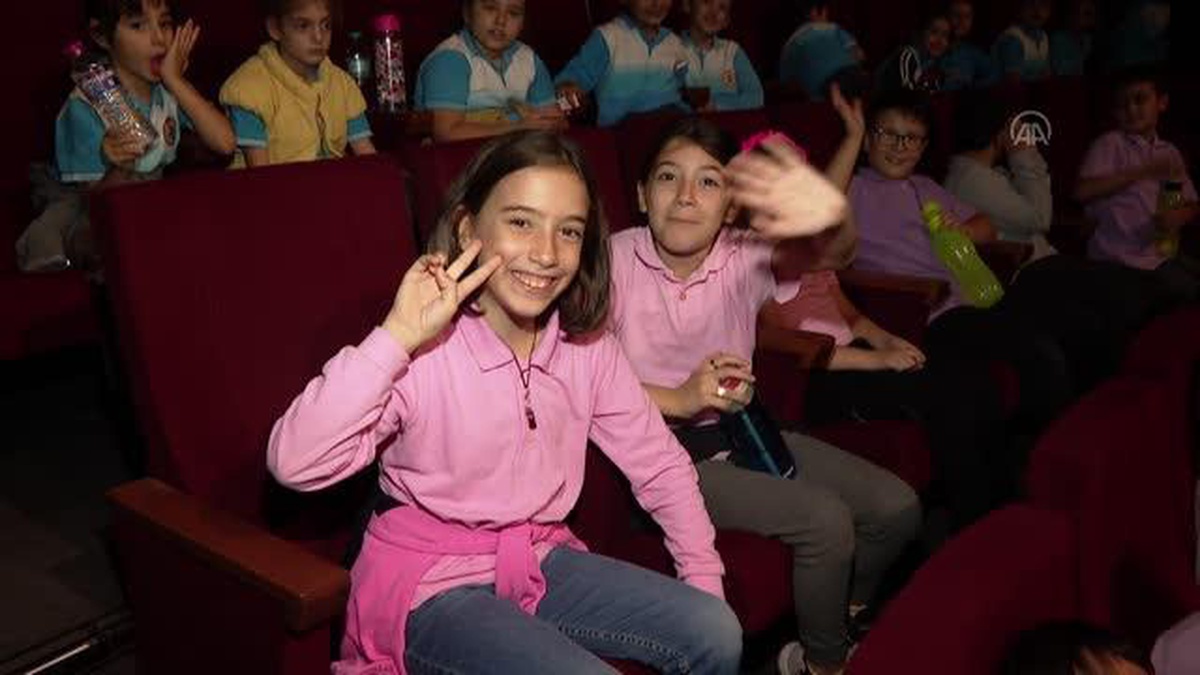 Kültür ve Turizm Bakanı Mehmet Nuri Ersoy, çocukların festival heyecanına ortak oldu Açıklaması