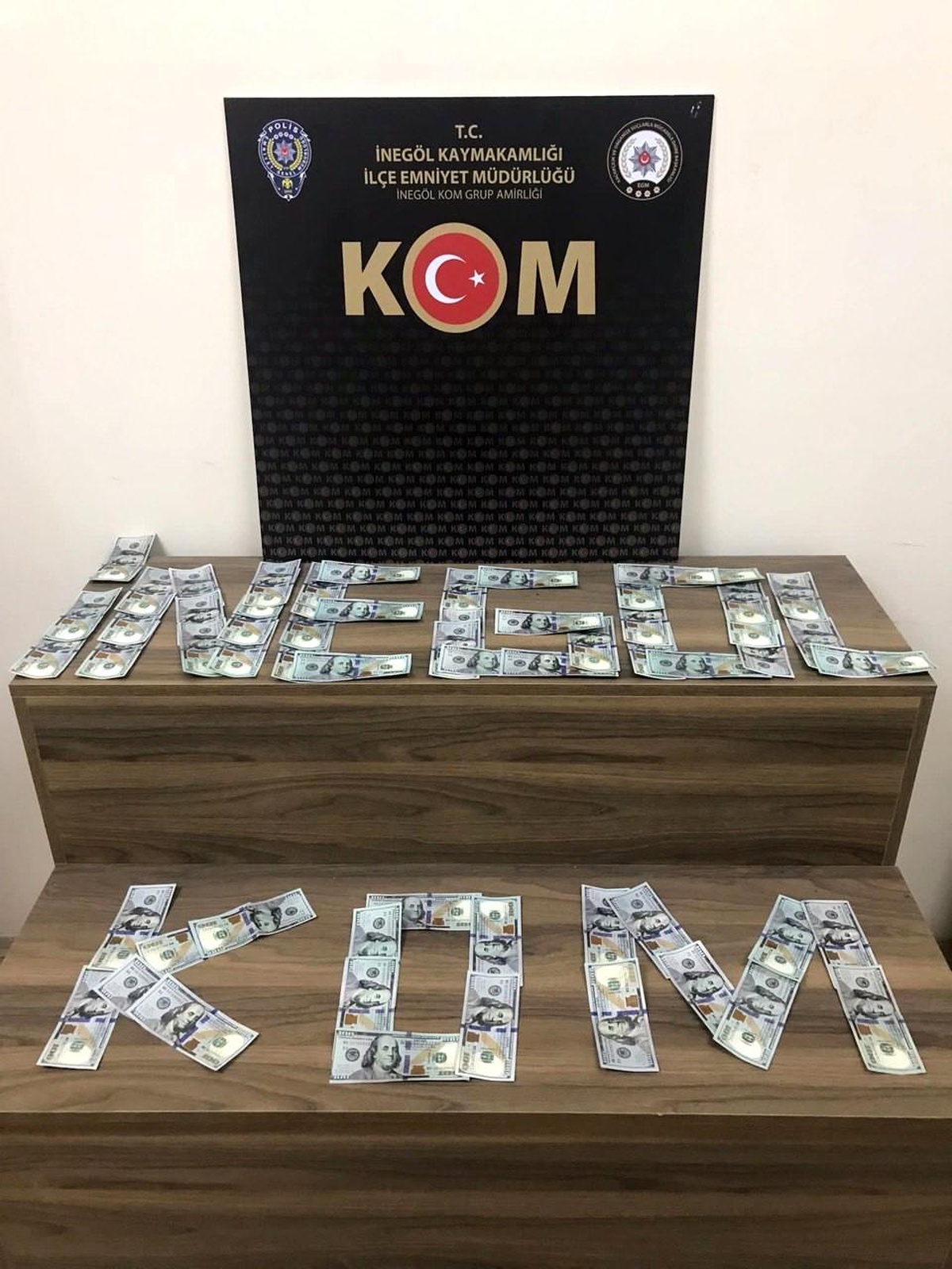 Piyasaya sahte dolar sürmeye çalışan bir kişi yakayı ele verdi