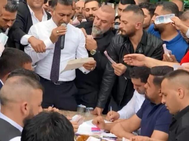 Sayım işlemi saatlerce sürdü! Aşiret düğününde toplanan para ağızları açık bıraktı Sayım işlemi saatlerce sürdü! Aşiret düğününde toplanan para ağızları açık bıraktı