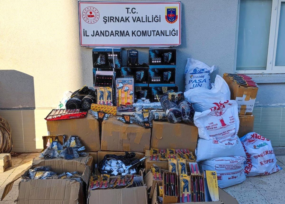 Şırnak 3. sayfa haberleri... Şırnak\'ta kaçakçılık ve asayiş operasyonu