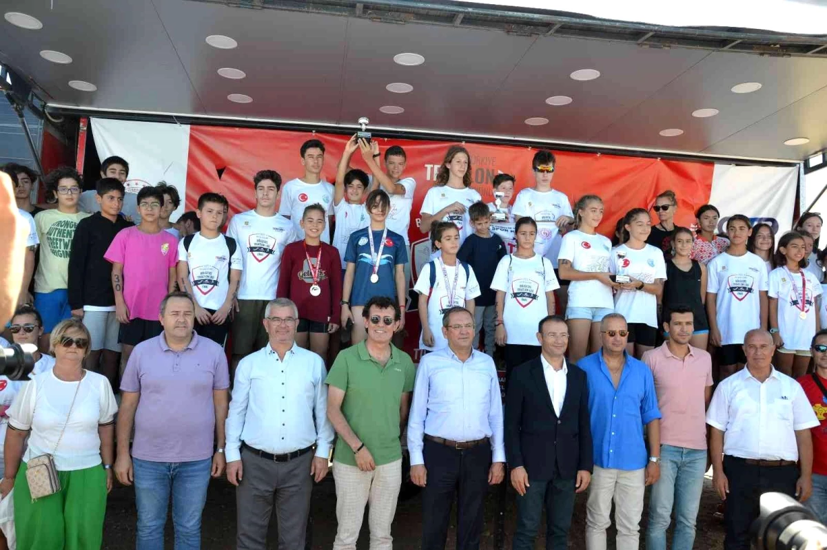 Balıkesir haber | Triatlon Ata Yahşi sezonu Bölgesel Lig Türkiye Şampiyonası Ayvalık\'ta yapıldı